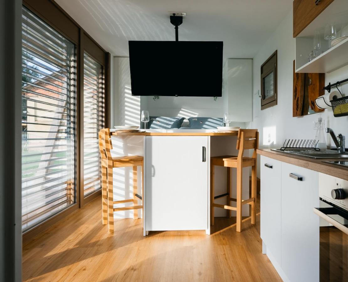 Fortun Estate - Apartmaji Ob Reki Kolpi Metlika Kültér fotó