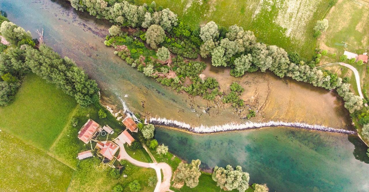 Fortun Estate - Apartmaji Ob Reki Kolpi Metlika Kültér fotó